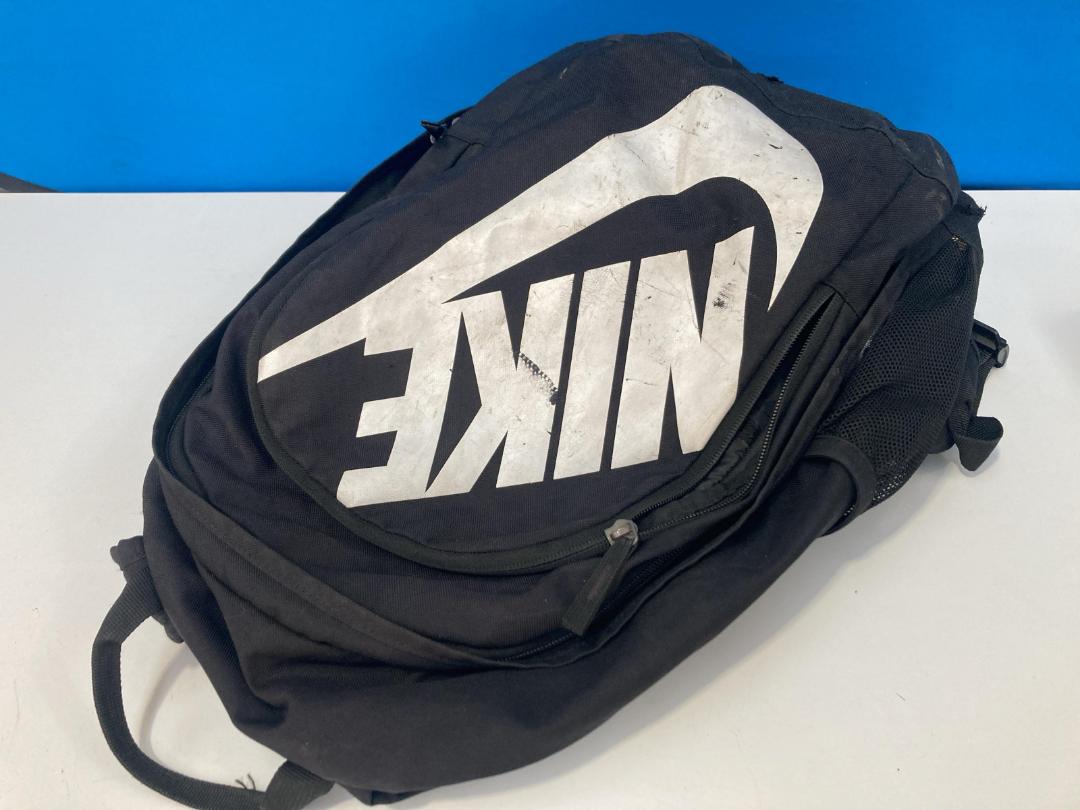 Photo '10' of PlayStation 4 Slim Console & 1 Controller