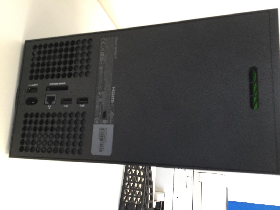 Photo '4' of X Box Console Series X
