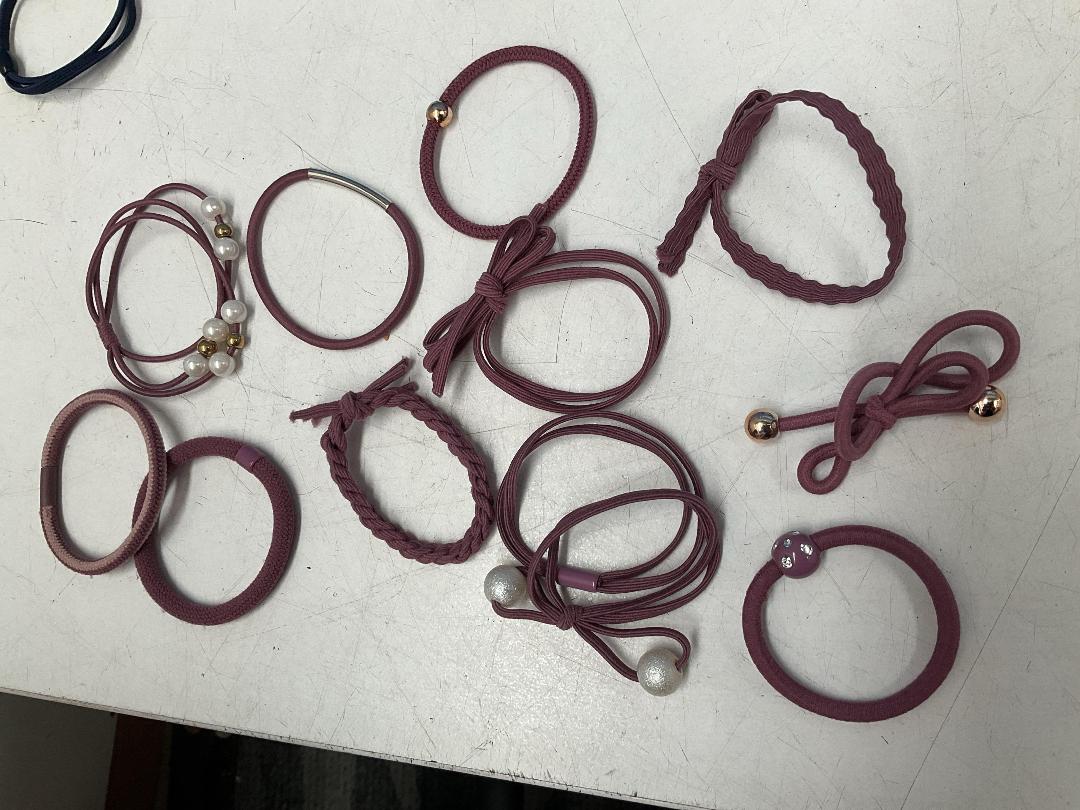 Photo '11' of 10x Small Round Containers with Hair Ties in Each Container *NEW*