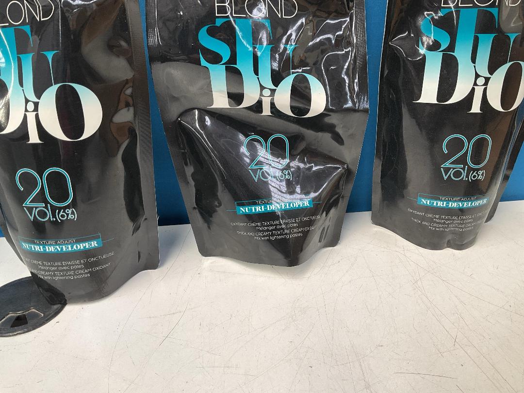 Photo '3' of L’Oreal - Activator, Lightening Paste, Lightening Powder Etc