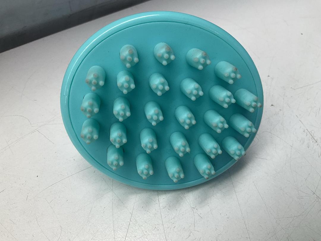 Photo '3' of 21x Scalp Massagers or Similar