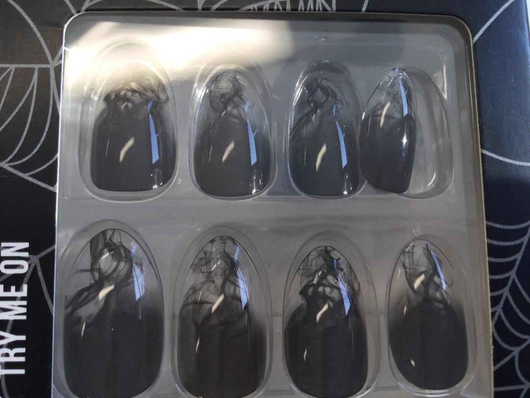 Photo '4' of Halloween false nails