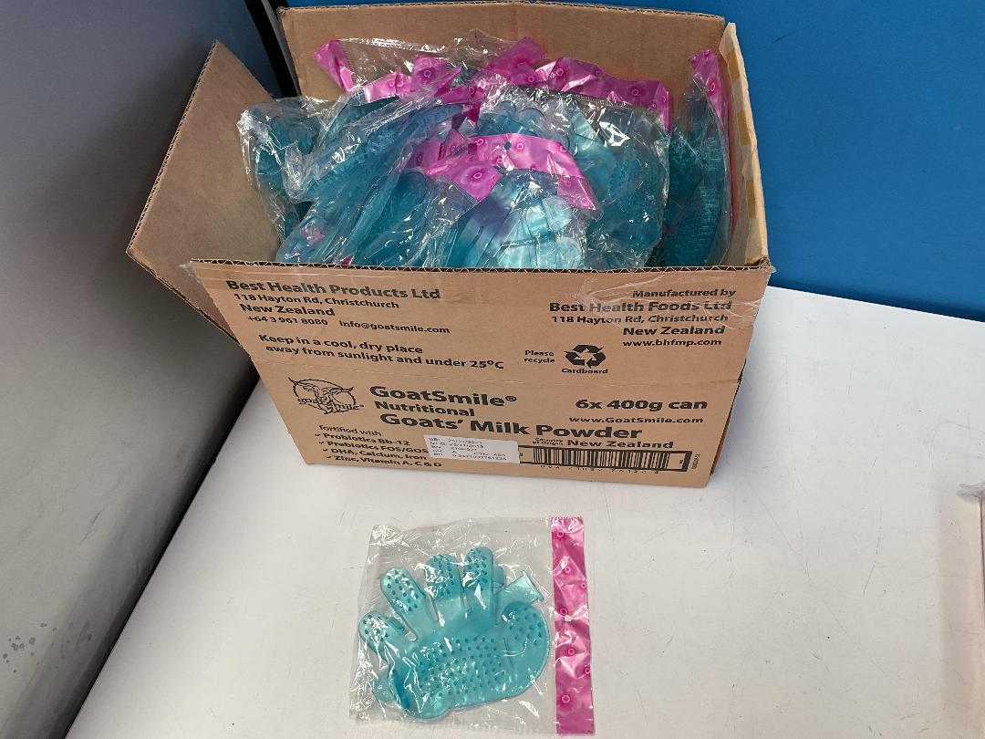 Photo '5' of Miscellaneous Items - Red Coloured Frisbees, Massagers or Similar Etc