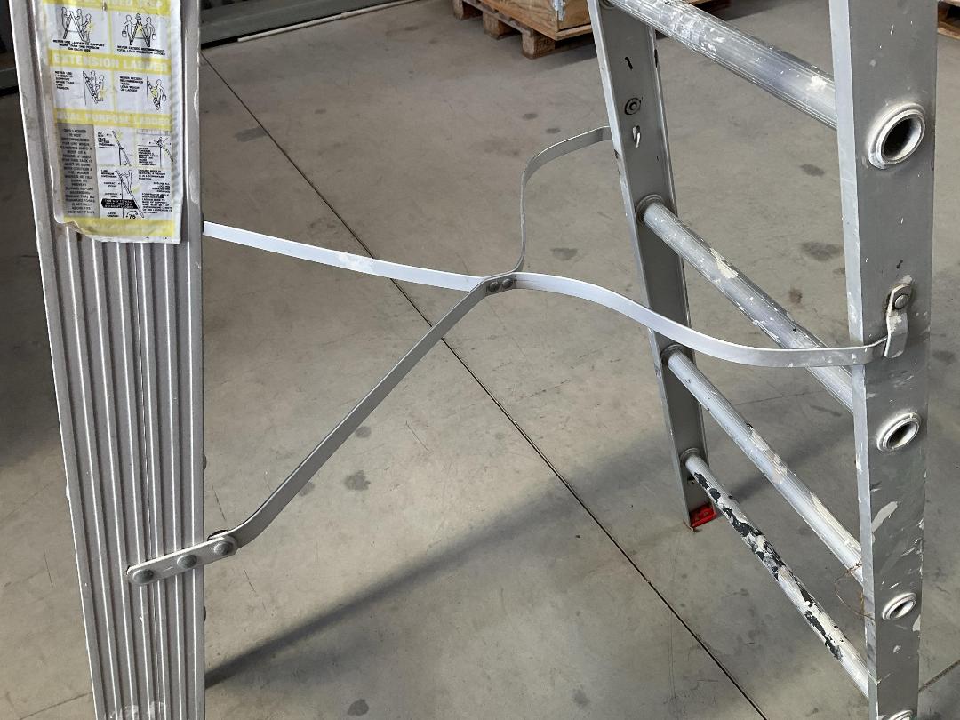 Photo '4' of Indalex 2.1-3.8m Aluminium Ladder