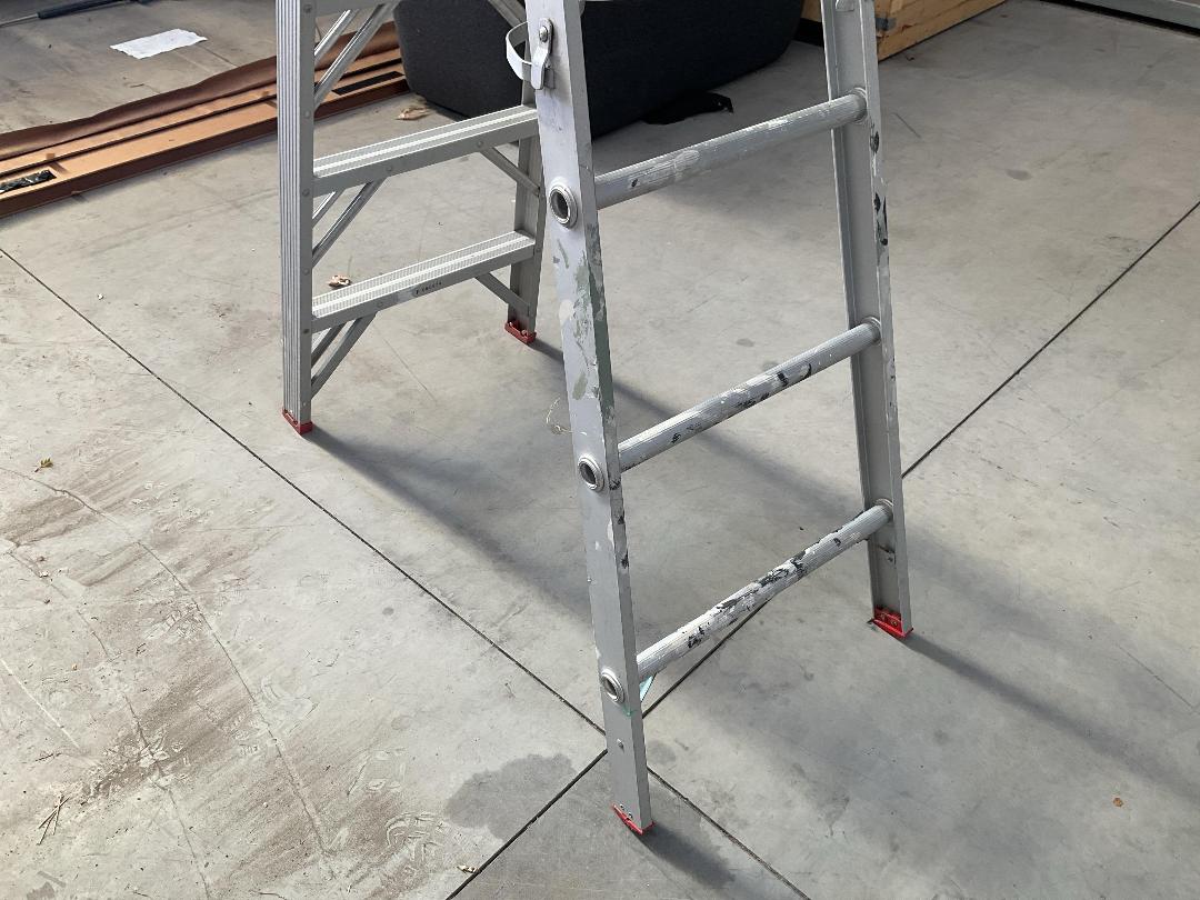 Photo '6' of Indalex 2.1-3.8m Aluminium Ladder