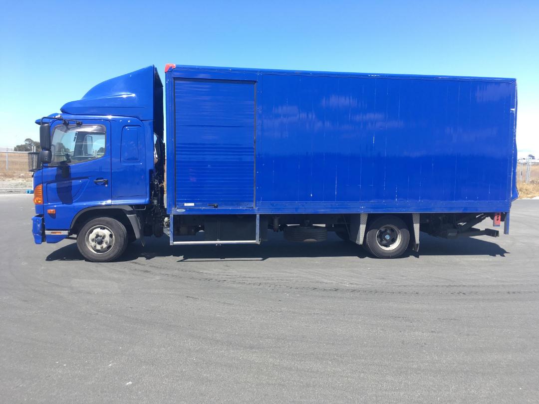 Photo '26' of HINO 500 FD7JLMA-MAU Box Body Photo '26' of HINO 500 FD7JLMA-MAU Box Body
