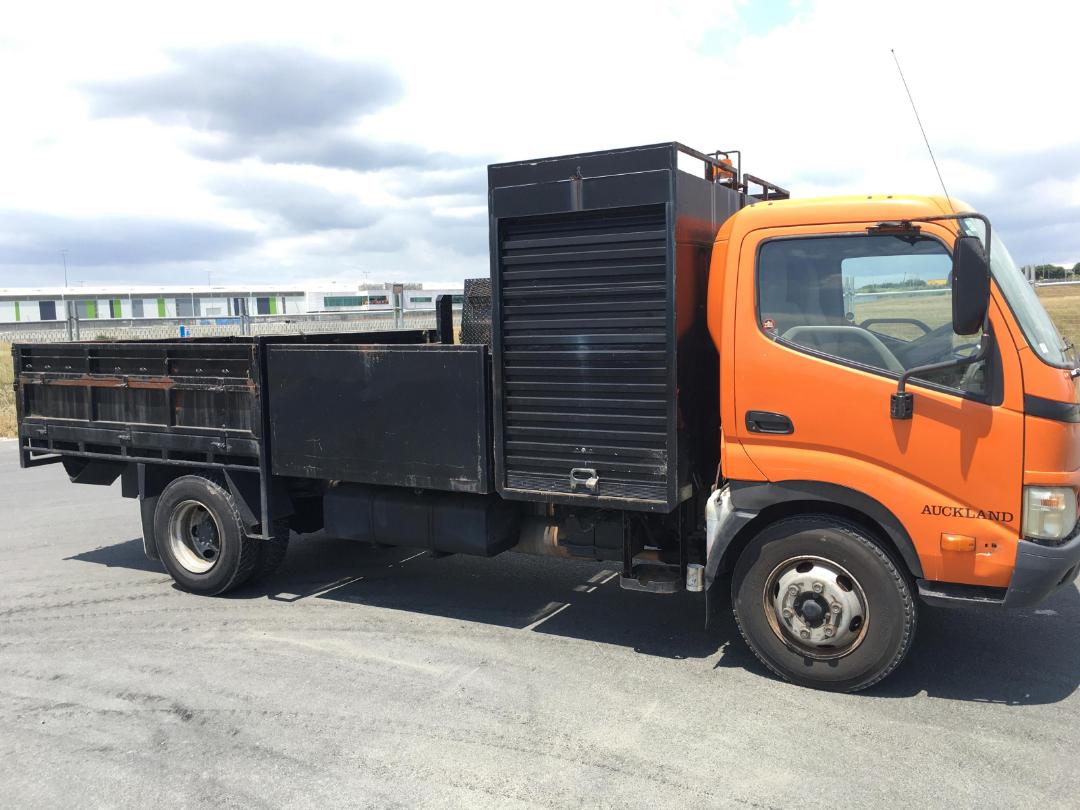 Photo '5' of HINO DUTRO XZU424R-HKFTWQ3 Tipper Photo '5' of HINO DUTRO XZU424R-HKFTWQ3 Tipper