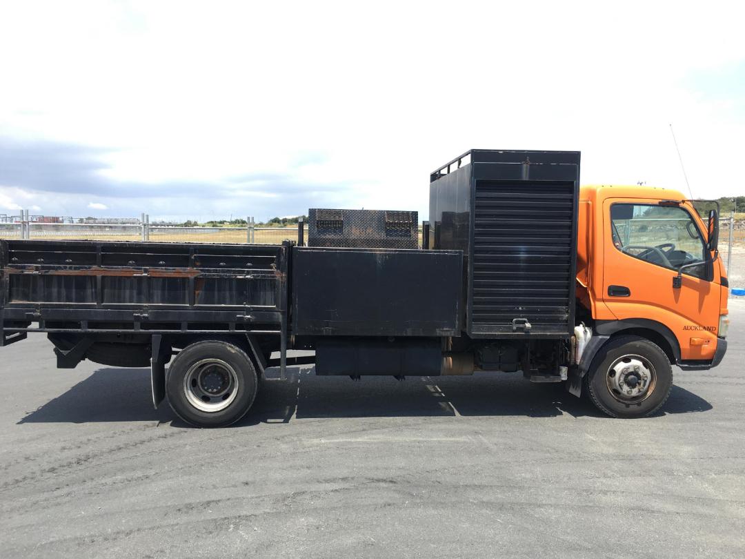 Photo '6' of HINO DUTRO XZU424R-HKFTWQ3 Tipper Photo '6' of HINO DUTRO XZU424R-HKFTWQ3 Tipper