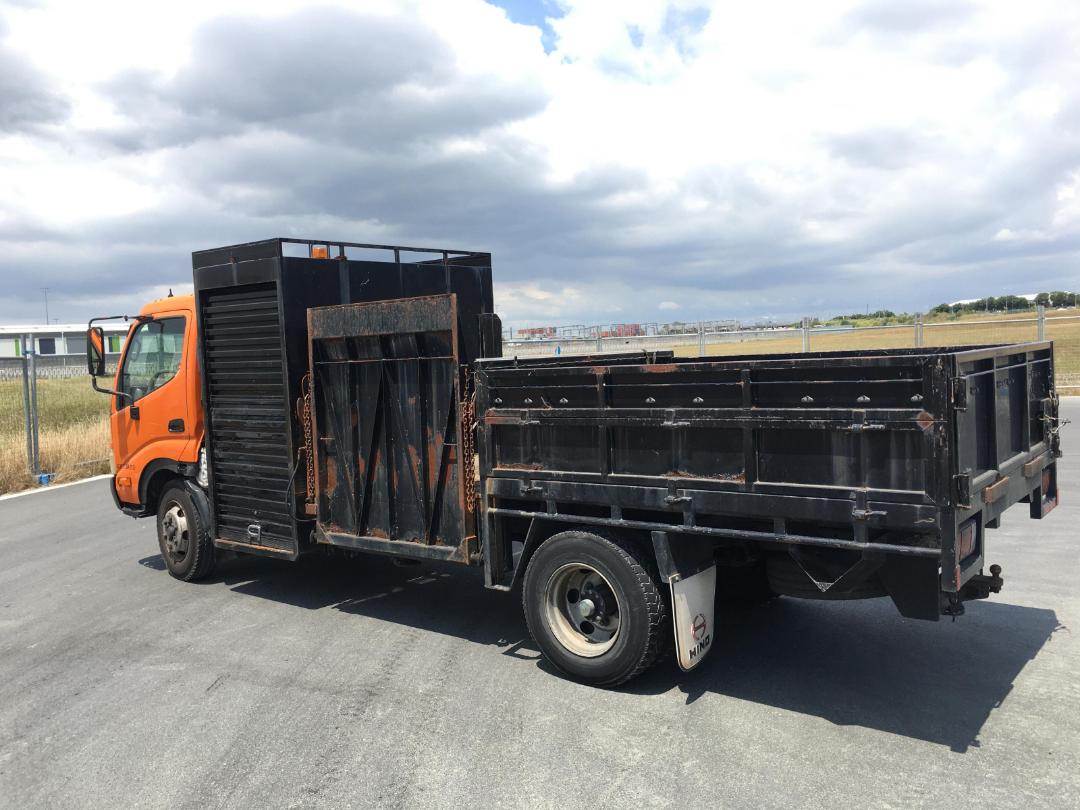 Photo '9' of HINO DUTRO XZU424R-HKFTWQ3 Tipper Photo '9' of HINO DUTRO XZU424R-HKFTWQ3 Tipper