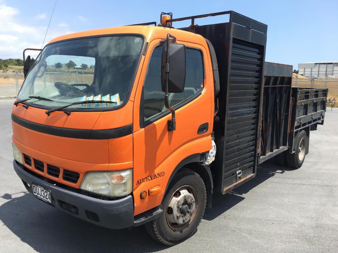 Photo '11' of HINO DUTRO XZU424R-HKFTWQ3 Tipper Photo '11' of HINO DUTRO XZU424R-HKFTWQ3 Tipper