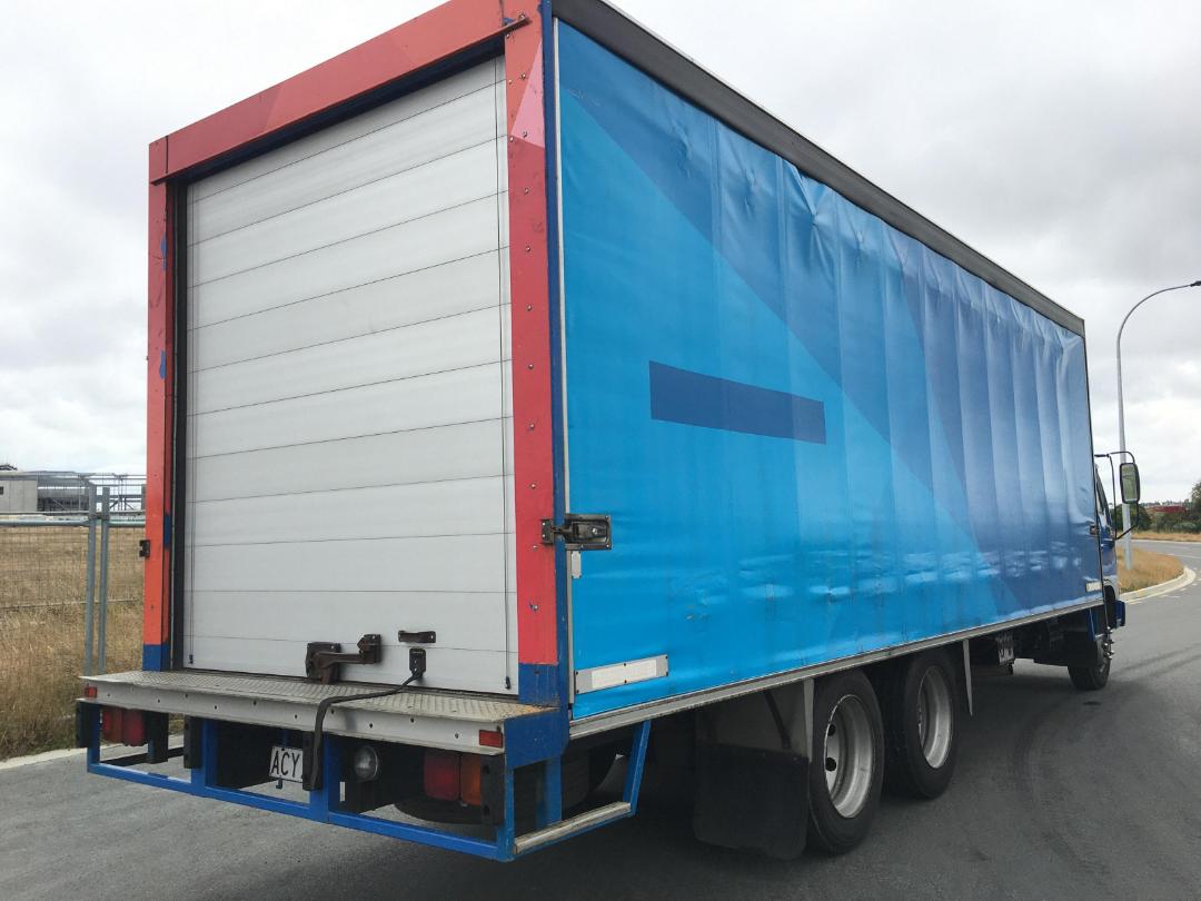 Photo '7' of HINO GD 1JLKA Curtainsider Photo '7' of HINO GD 1JLKA Curtainsider