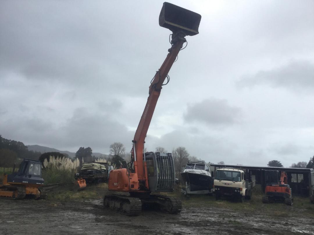 Photo '4' of Hitachi EX135USR Excavator Photo '4' of Hitachi EX135USR Excavator