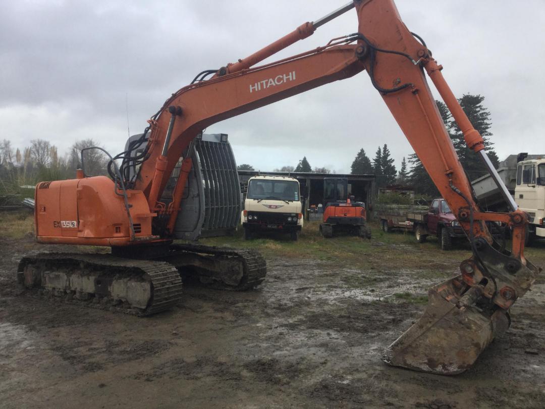 Photo '5' of Hitachi EX135USR Excavator Photo '5' of Hitachi EX135USR Excavator