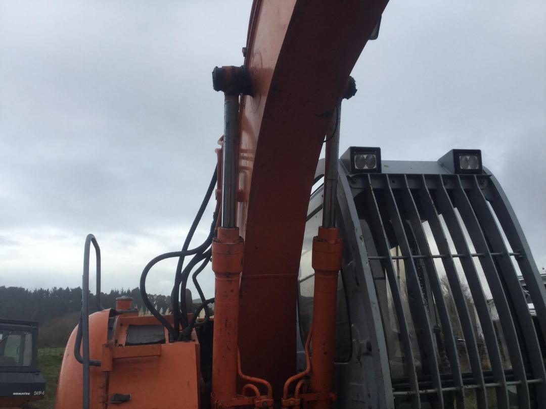 Photo '21' of Hitachi EX135USR Excavator Photo '21' of Hitachi EX135USR Excavator