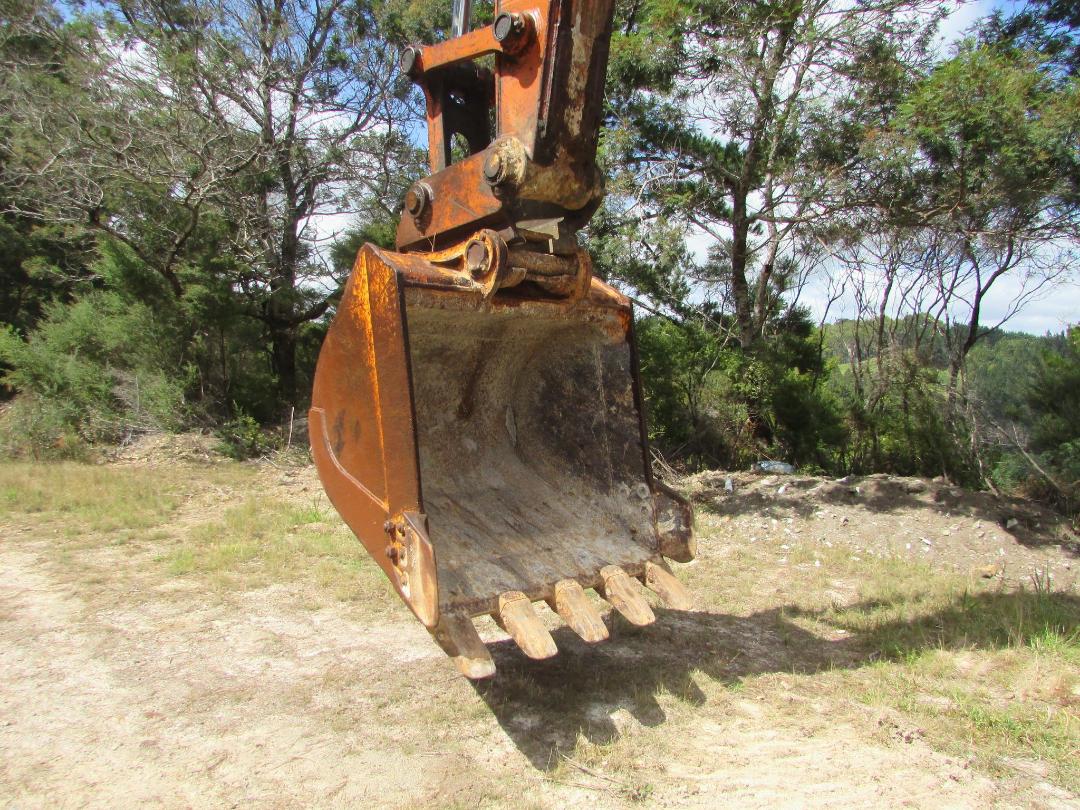 Photo '6' of Hitachi EX300-2H Excavator Photo '6' of Hitachi EX300-2H Excavator