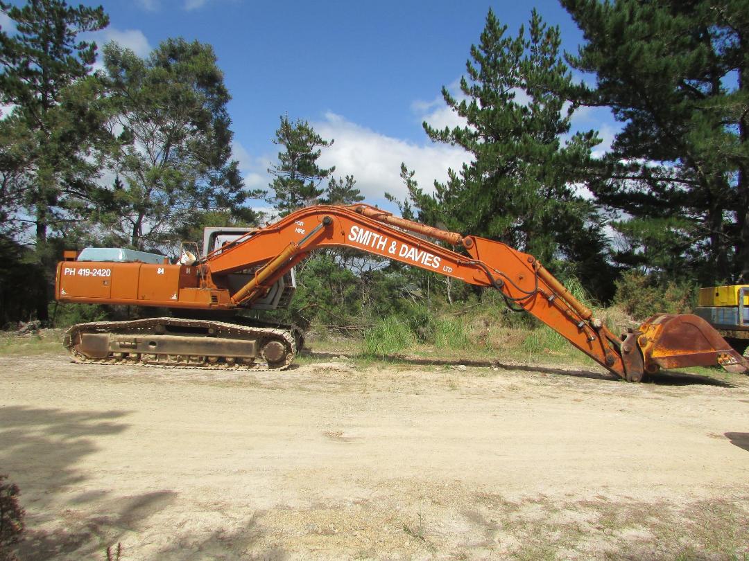 Photo '35' of Hitachi EX300-2H Excavator Photo '35' of Hitachi EX300-2H Excavator