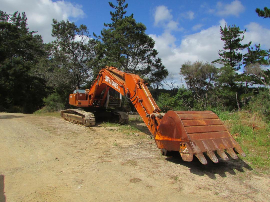 Photo '37' of Hitachi EX300-2H Excavator Photo '37' of Hitachi EX300-2H Excavator