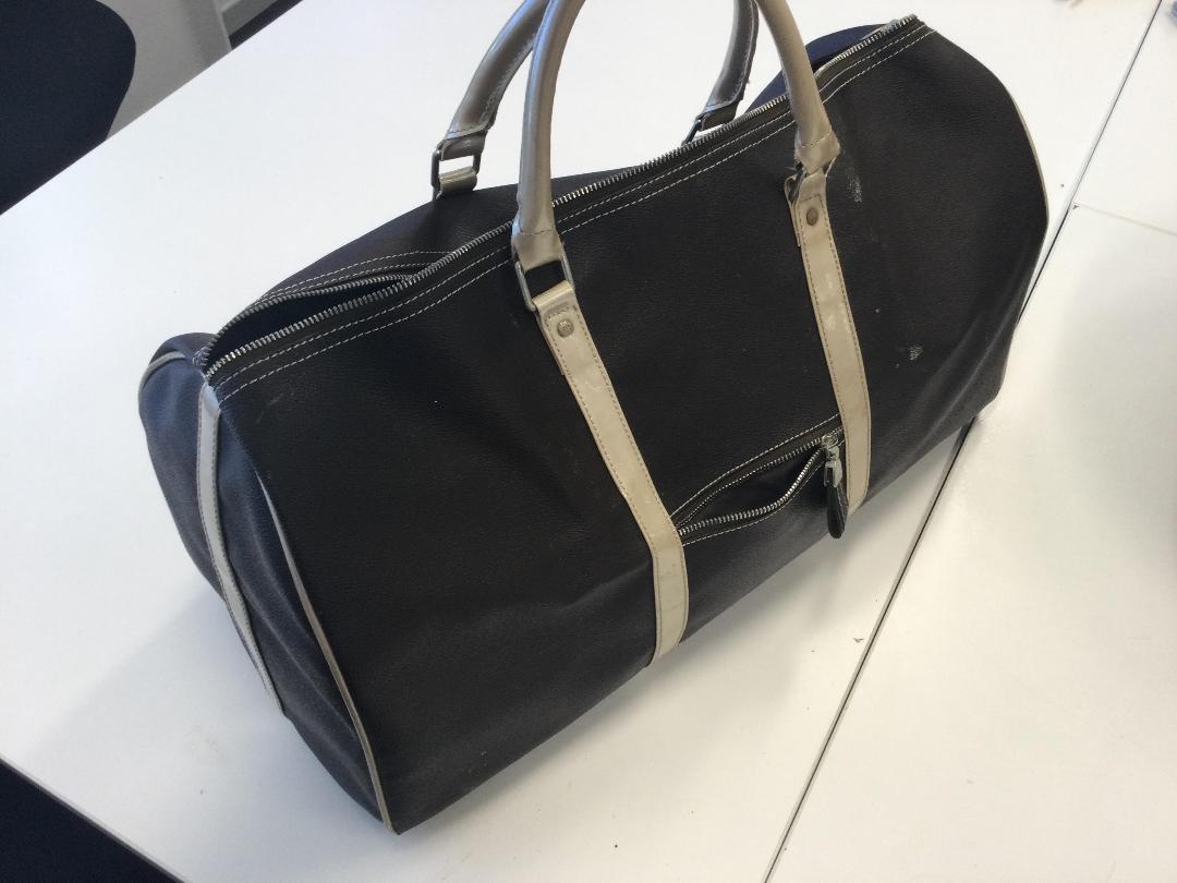 Photo '4' of Carry Bag Photo '4' of Carry Bag