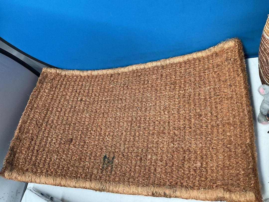 Photo '4' of Miscellaneous Items - Door Mat, Handbag Etc