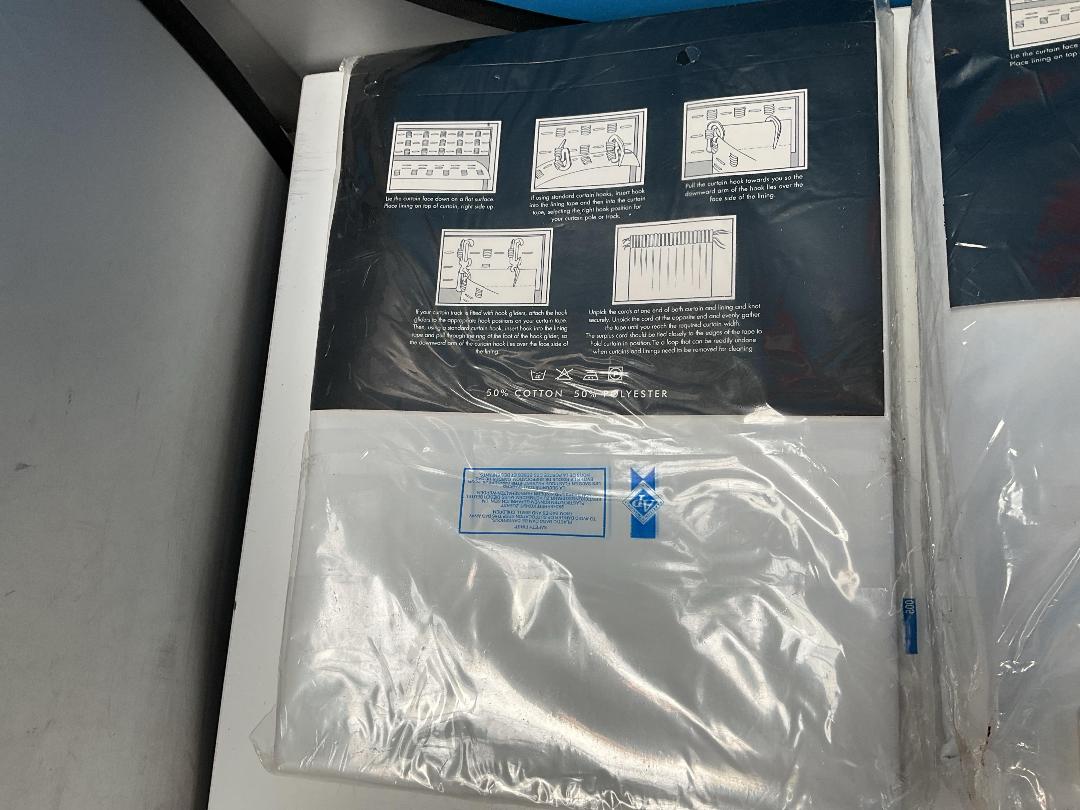 Photo '9' of Miscellaneous Items - Door Mat, Handbag Etc