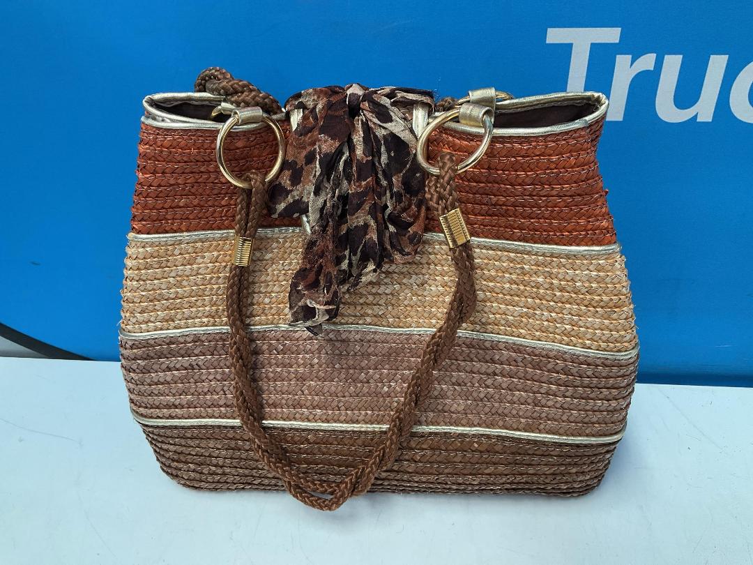 Photo '22' of Miscellaneous Items - Door Mat, Handbag Etc