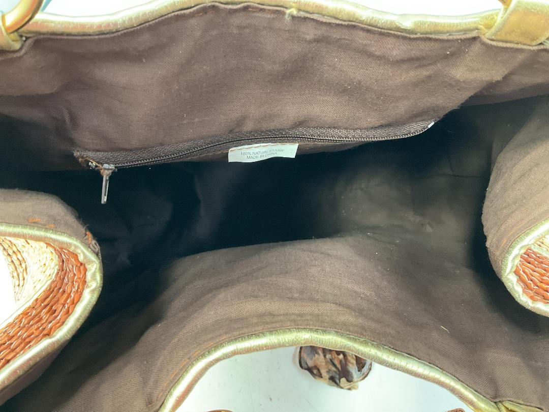 Photo '26' of Miscellaneous Items - Door Mat, Handbag Etc