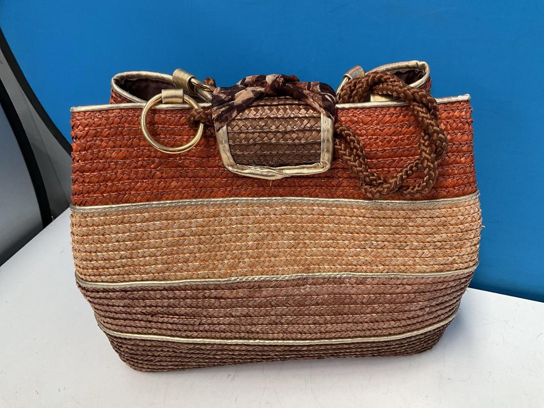 Photo '24' of Miscellaneous Items - Door Mat, Handbag Etc