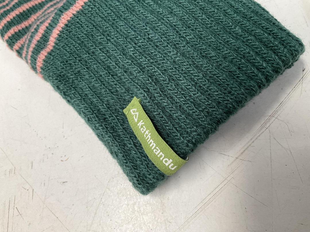 Photo '6' of Misc Items - 2x Halo Xbox 360 Games, Kathmandu Gloves, Hipster Travel Bag Etc