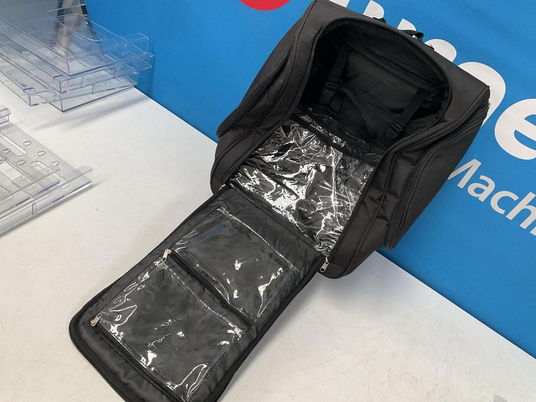 Photo '25' of Misc Items - 2x Halo Xbox 360 Games, Kathmandu Gloves, Hipster Travel Bag Etc