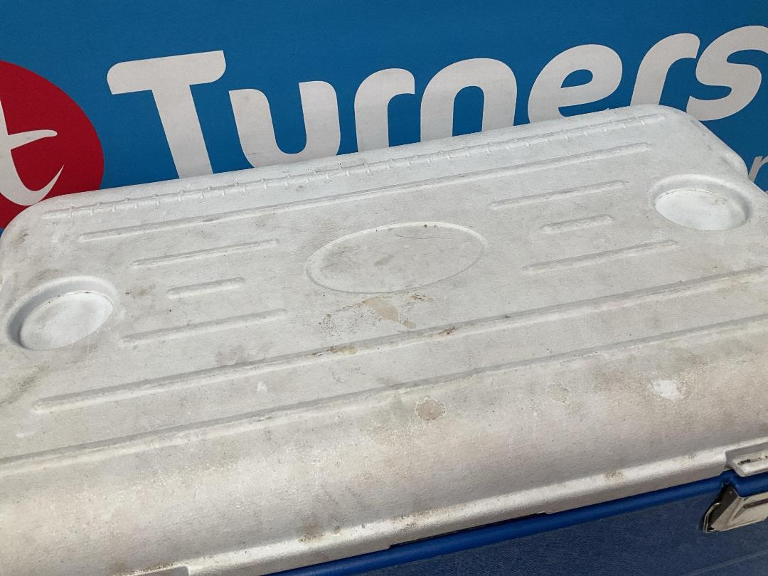 Photo '6' of Blue/White Coloured Chilly Bin on Wheels