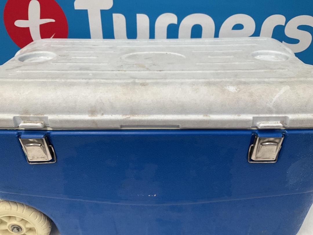 Photo '4' of Blue/White Coloured Chilly Bin on Wheels