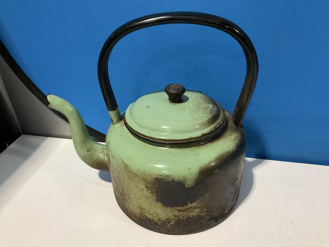 Photo '10' of Miscellaneous Items - Teapot, Tiedown Ratchets Etc