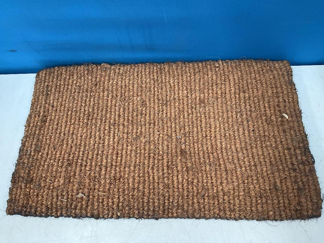 Photo '6' of Coleman Dual Fuel Lamp, 2x Buckets and 3x Doormats