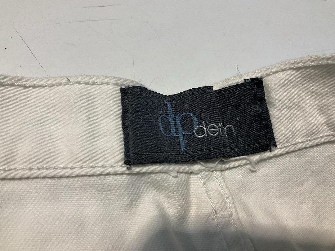 Photo '22' of Miscellaneous Items - Picture, Bags Etc