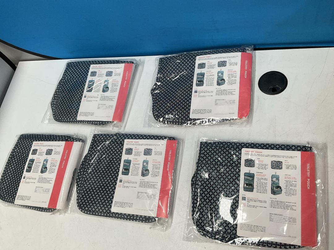 Photo '6' of 5x Patterned Travel Toiletry Pouches *New*