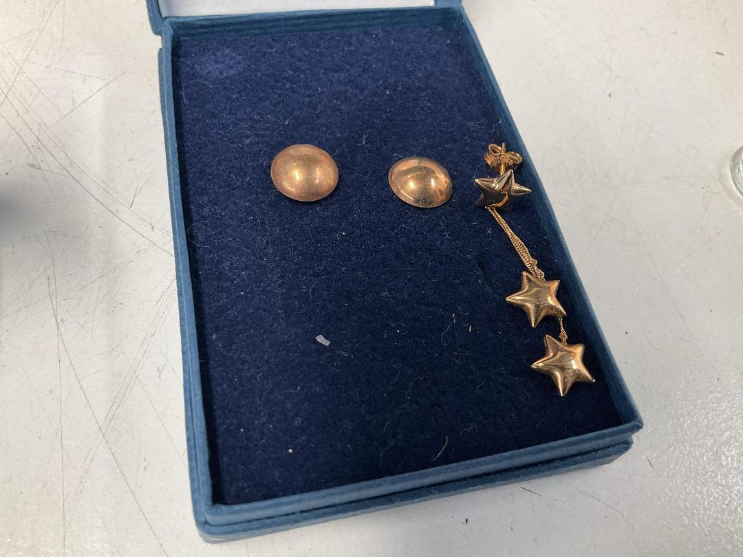 Photo '25' of Misc Household Items - Car Seat Back Massager/Seat Cushion or Similar Etc