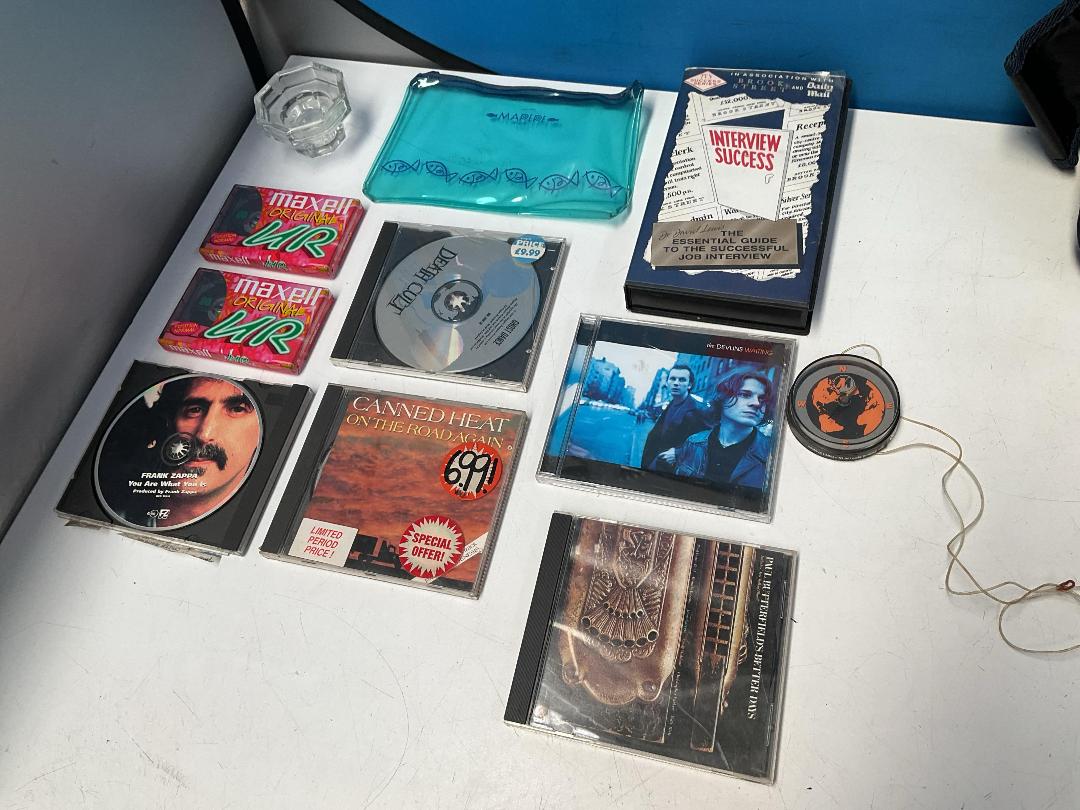 Photo '11' of Miscellaneous Items - Comics, Kitchen Items Etc