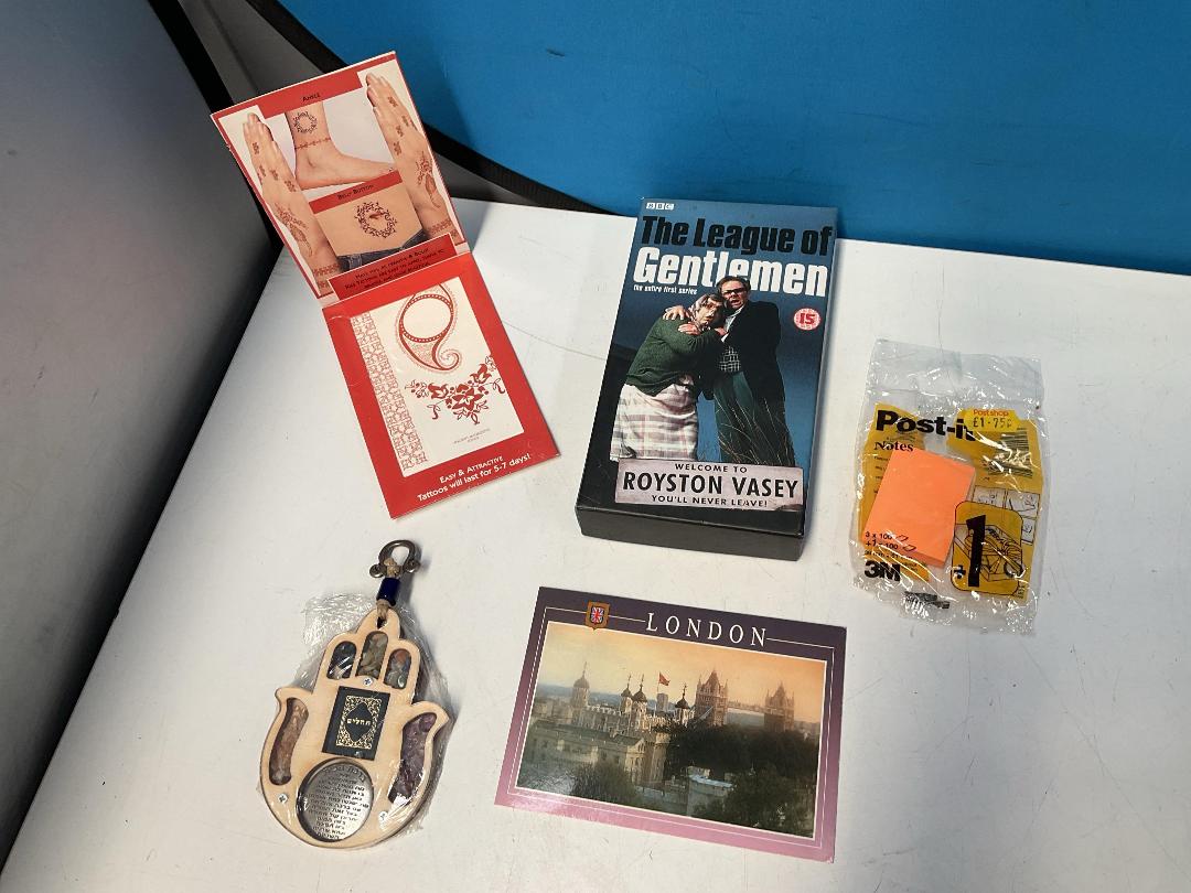 Photo '5' of Miscellaneous Items - Books, Home Decor Etc