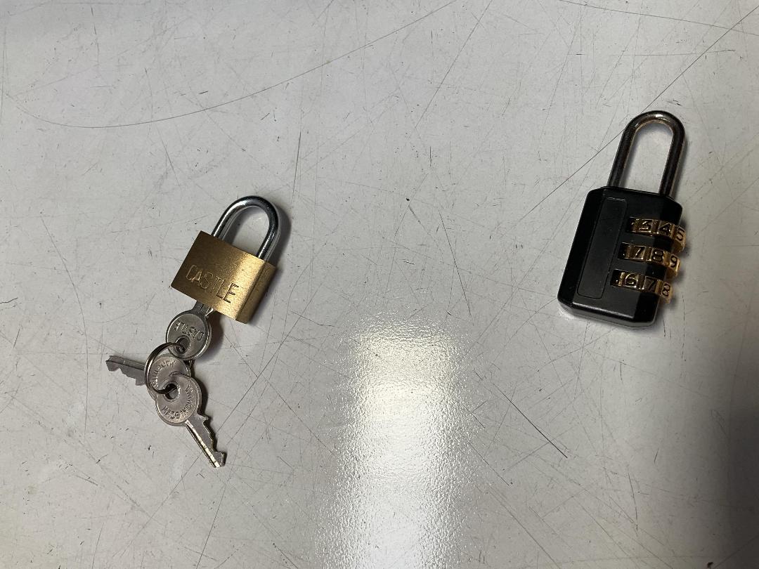 Photo '2' of 2x Black Coloured PCL Luggage Suitcases