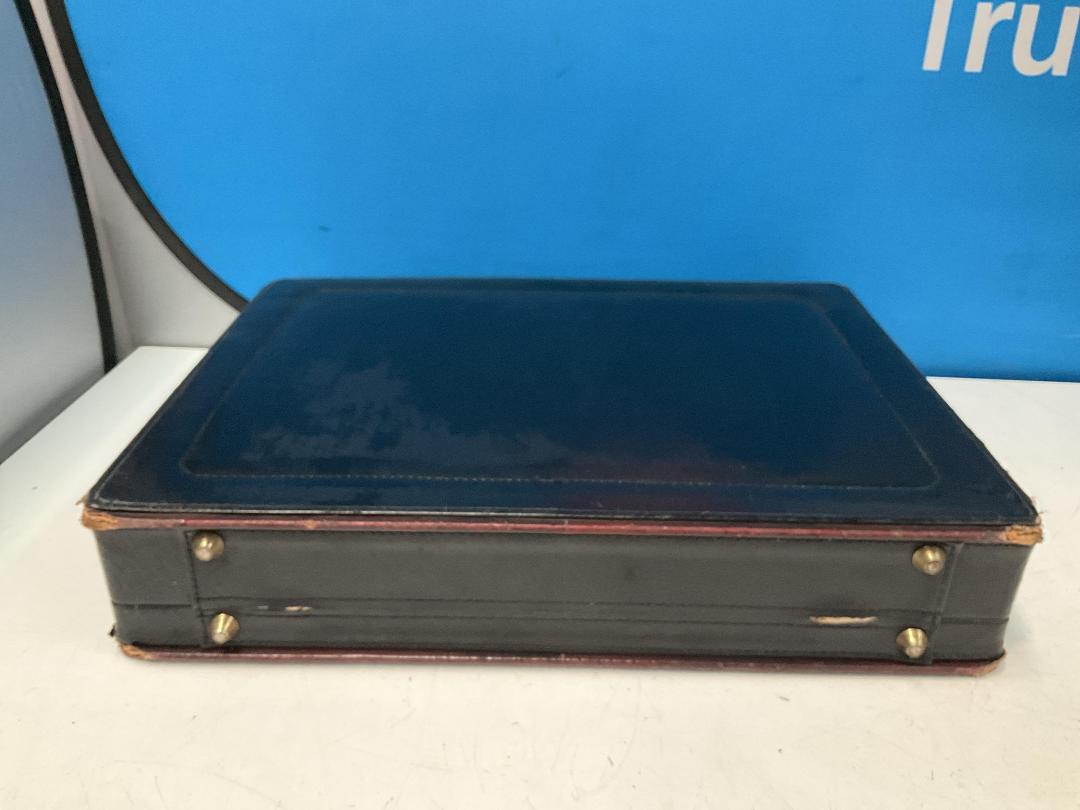 Photo '10' of Escale Suitcase on Wheels and a Black Coloured Briefcase