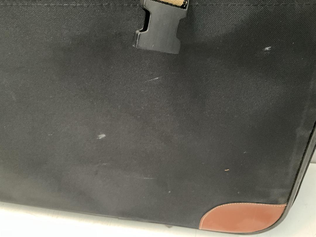 Photo '17' of Escale Suitcase on Wheels and a Black Coloured Briefcase