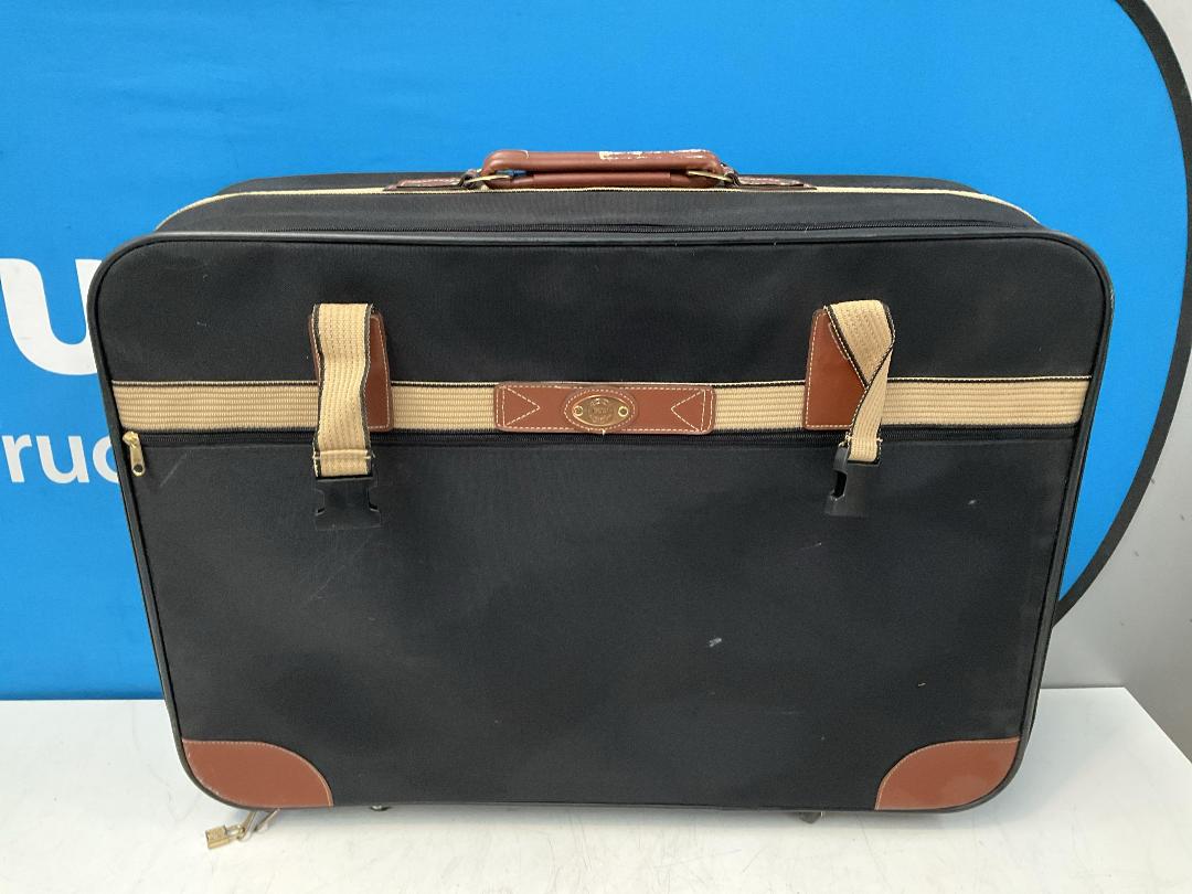 Photo '16' of Escale Suitcase on Wheels and a Black Coloured Briefcase