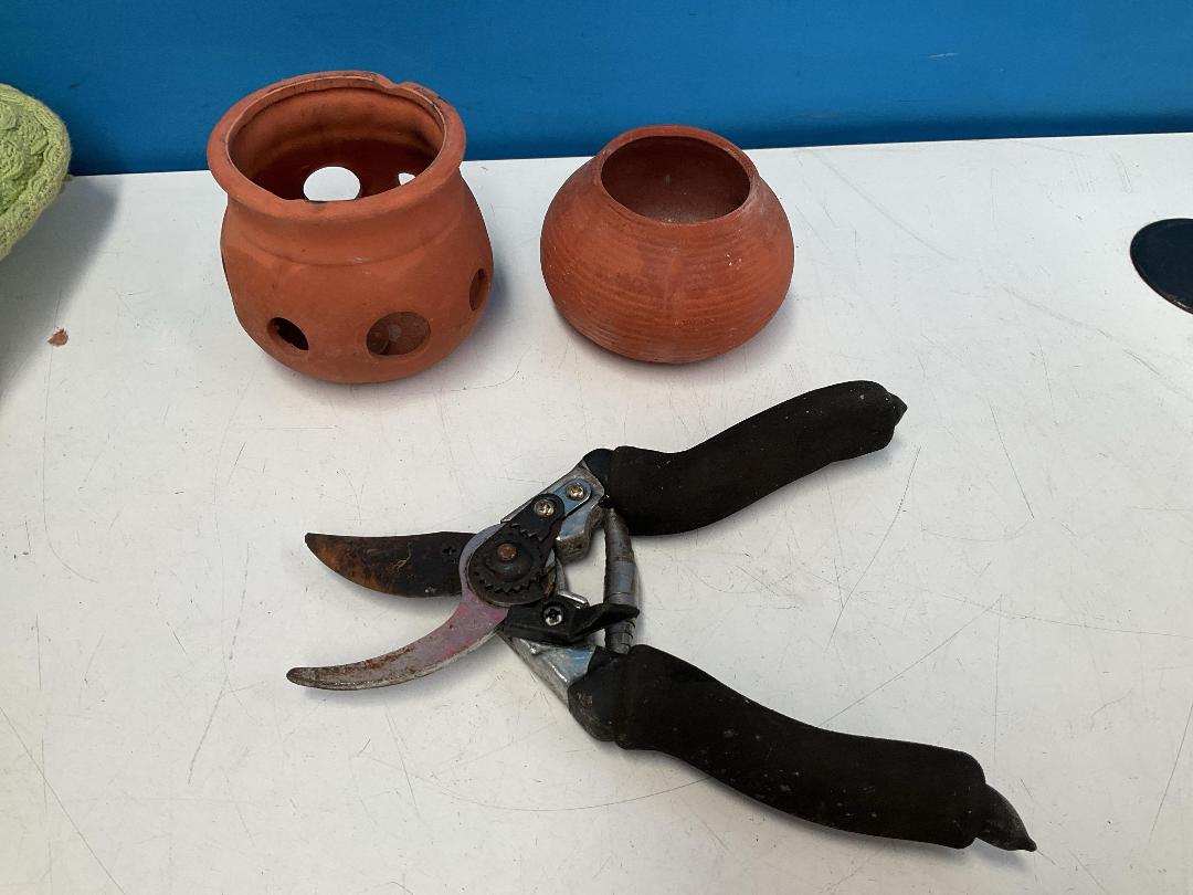 Photo '5' of Miscellaneous Items - Books, Pillow Etc