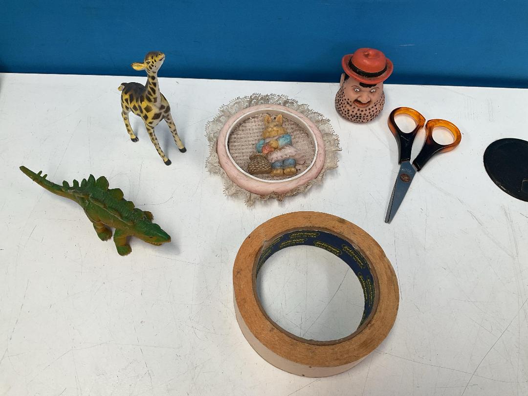 Photo '12' of Miscellaneous Items - Books, Pillow Etc