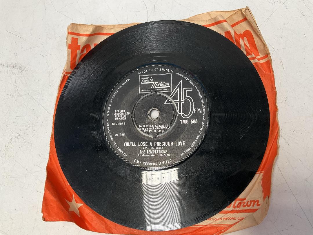 Photo '17' of Miscellaneous Items - Books, Pillow Etc