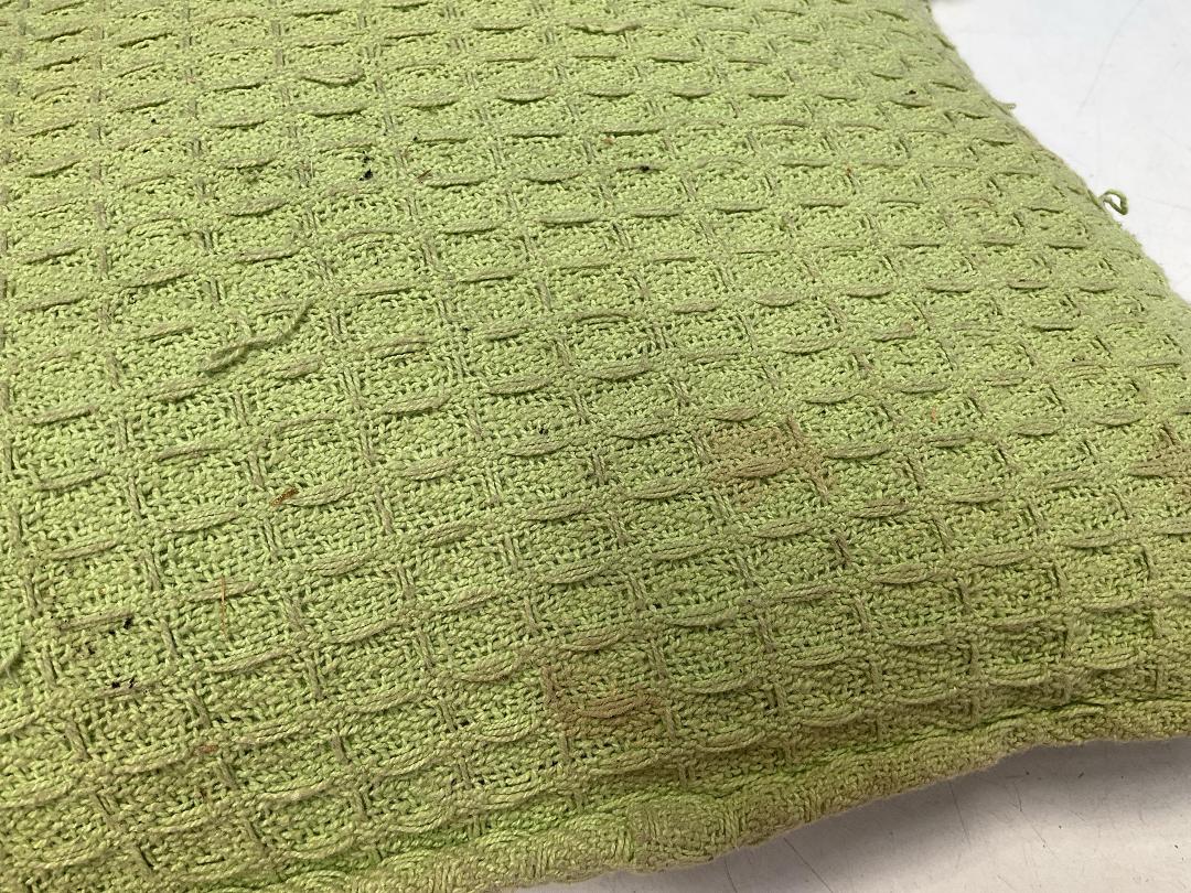 Photo '25' of Miscellaneous Items - Books, Pillow Etc