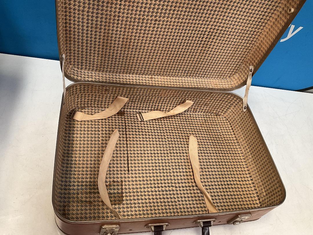 Photo '22' of Marco Polo Blue Coloured Suitcase and a Brown Coloured Suitcase