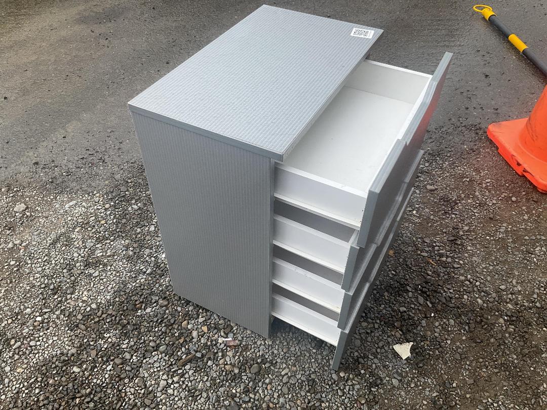 Photo '3' of Filing draws