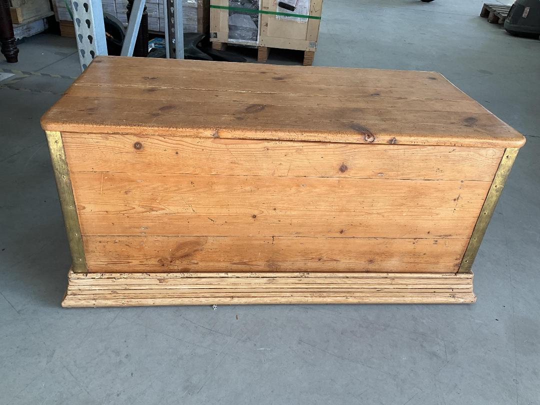 Photo '7' of Wooden-Like Blanket Box