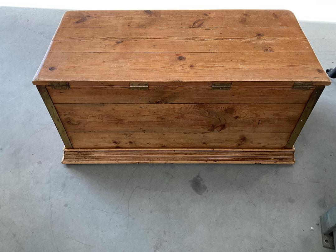 Photo '9' of Wooden-Like Blanket Box